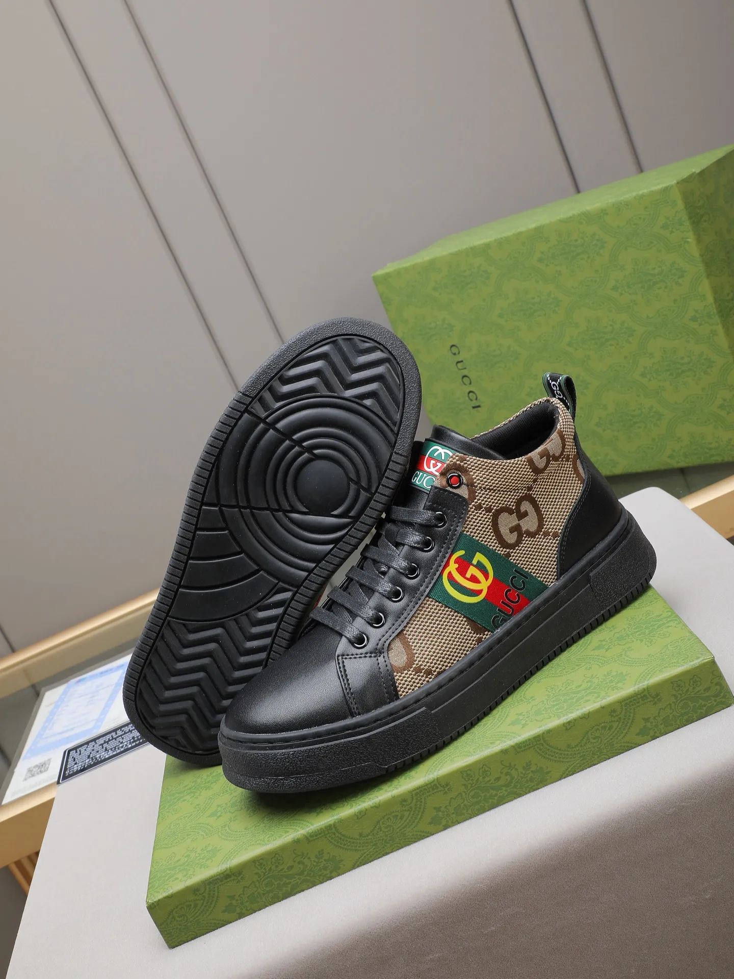 💶PP420 [GUCCI] Men’s classic Gucci high-top casual shoes. The uppers are made of imported cowhide from Italy and mesh lining. They are fine in workmanship and high-end. Has a fashionable and exemplary look. Original rubber wear-resistant and anti-slip outsole. Code number: 38-45 (45 is customized)
